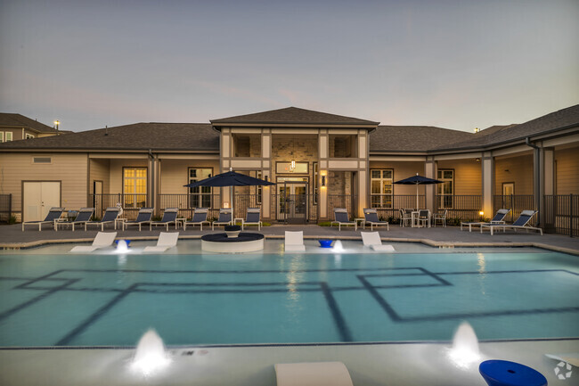 resort style pool - Haven at Bellaire