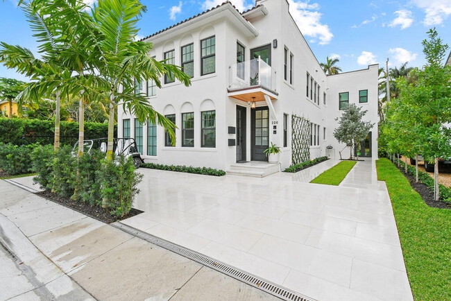 Foto del edificio - 226 Oleander Ave