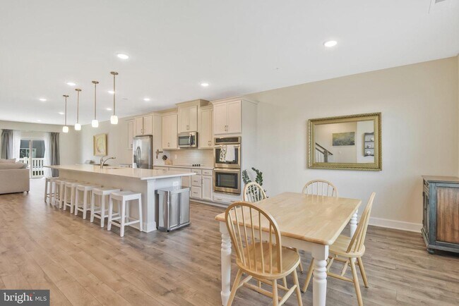Building Photo - 10475 Ratcliffe Trl