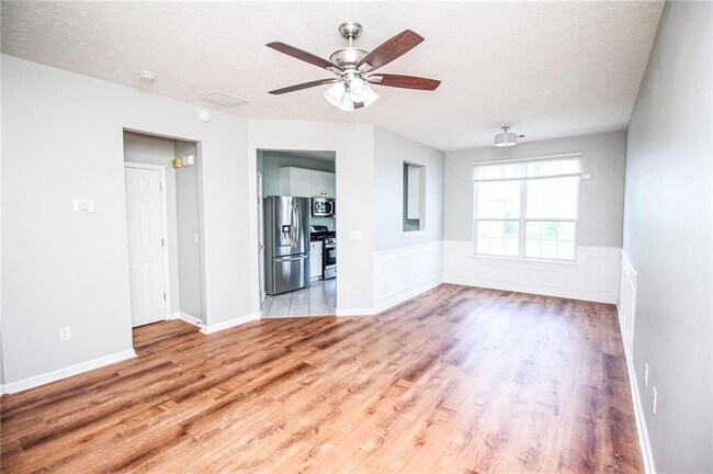 Foto del edificio - 6476 Portside Way