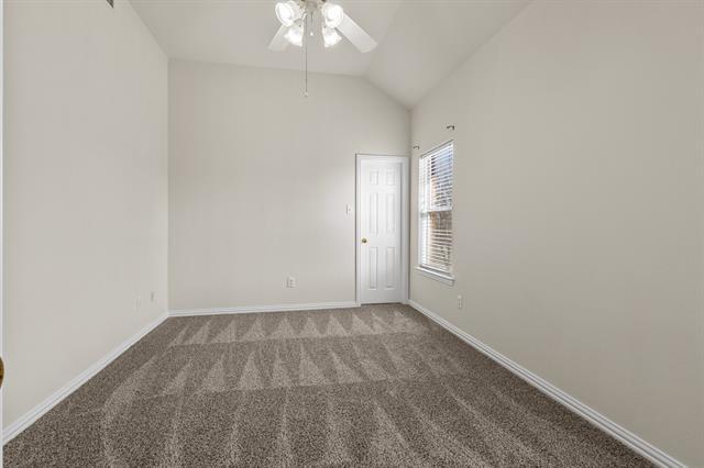 Foto del edificio - 121 Wildwood Ct