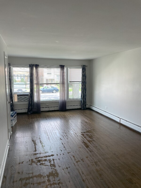 Foto del edificio - 3720 Ridgeland Ave