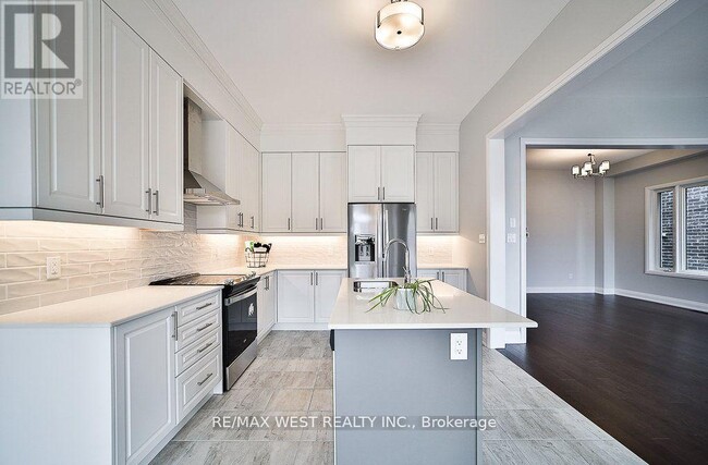 Building Photo - 14 Periwinkle Rd