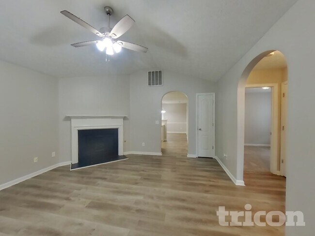 Foto del edificio - 135 Tillman Ct