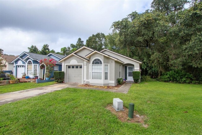 Building Photo - Single Family Home Like New