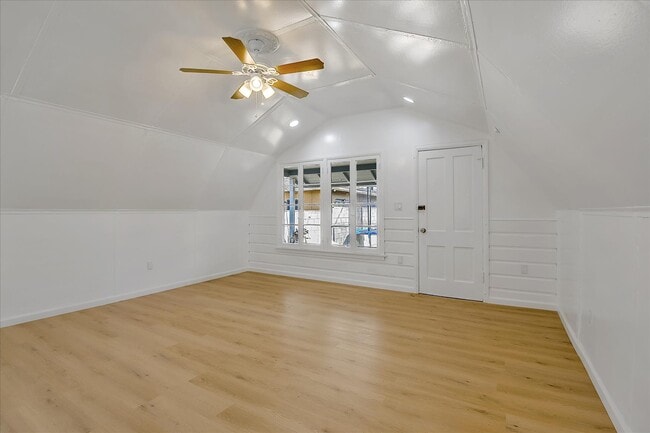 Building Photo - 3207 W 112th St