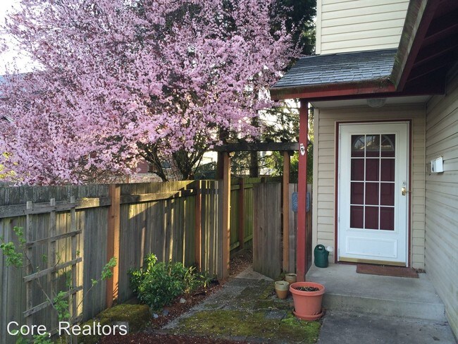 Foto del edificio - 3 br, 2.5 bath House - 6218 N. Concord Ave.