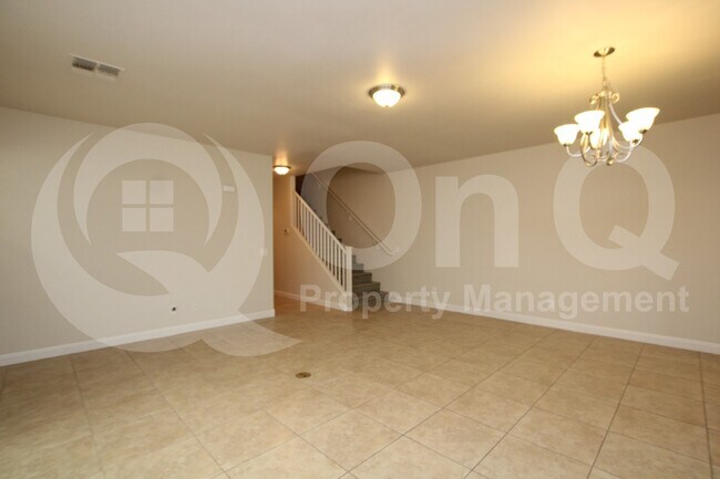Foto del edificio - 2679 N Riley Rd
