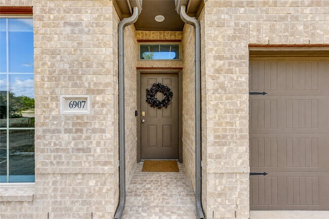 Foto del edificio - 6907 Myrtle Dr