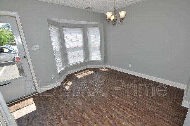 Building Photo - 520 Harbour N Dr