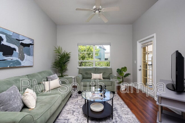 Photo - 2421 W Horatio St Apartment