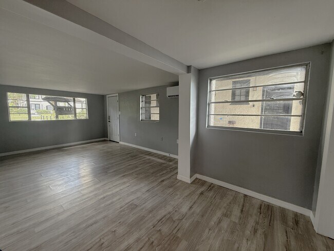 Foto del edificio - 669 Avenue B NW