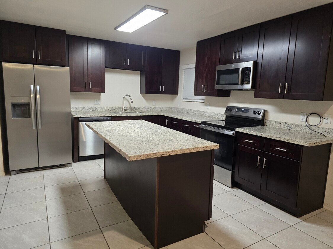 Foto principal - 4329 W Daisy St