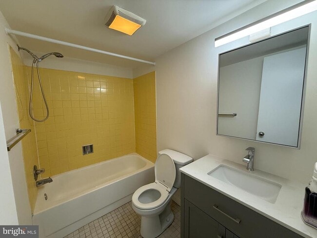 Building Photo - 205 N 9th St