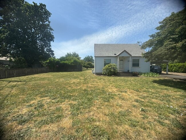 Building Photo - 3-Bedroom, 1-Bath Home In The Cal Young Ar...