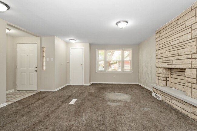 Building Photo - 12354 S Perry Ave