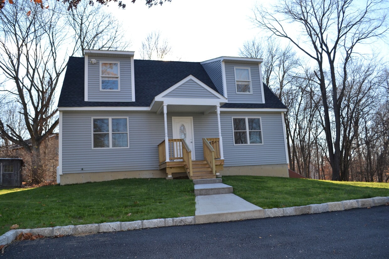 2219 Crompond Rd, Yorktown Heights, NY 10598 House Rental in Yorktown