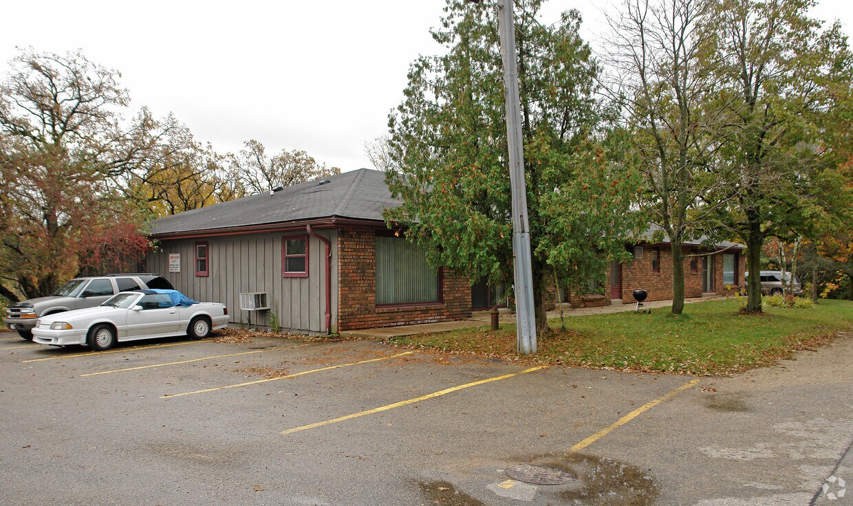 Primary Photo - 609 S Front St