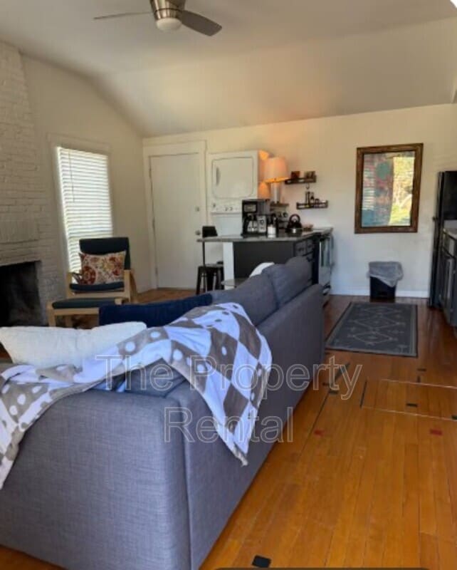 Building Photo - 1700 Golder Ave