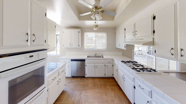 Foto del edificio - Spacious 4 bedroom 2.5  Bath Calimesa Home!