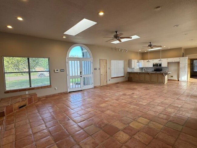 Building Photo - Spacious 3 Bed Home with Pool & Hot Tub!