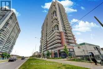 Building Photo - 2550-2550 Simcoe St N