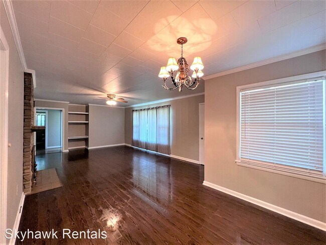 Foto del edificio - 3 br, 1 bath House - 1309 S. Sunswept Dr.