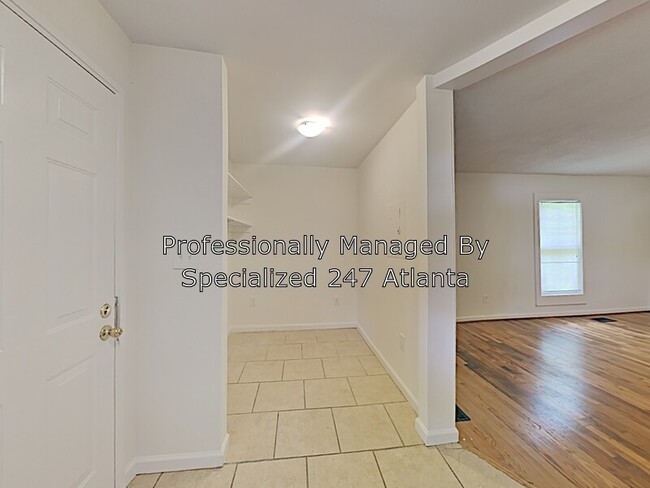Building Photo - 2208 Ajax Dr NW