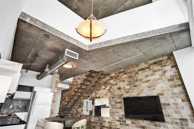 Foto del edificio - 690 SW 1st Ct