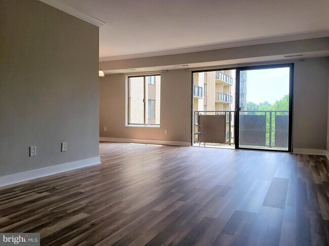 Foto del edificio - 6001 Arlington Blvd