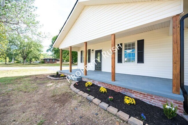 Foto del edificio - 1522 Happy Valley Rd