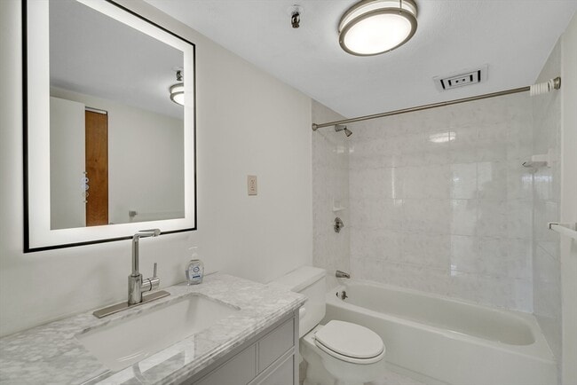 Foto del edificio - 2500 Mystic Valley Pkwy