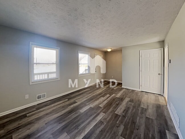 Building Photo - 33 Brownsville Ct