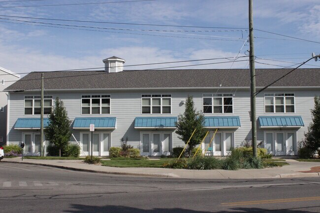 Calle del lago - 245 Lake Ave