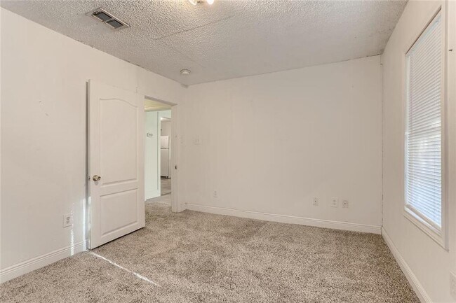 Foto del edificio - 1148 1/2 Gunter St
