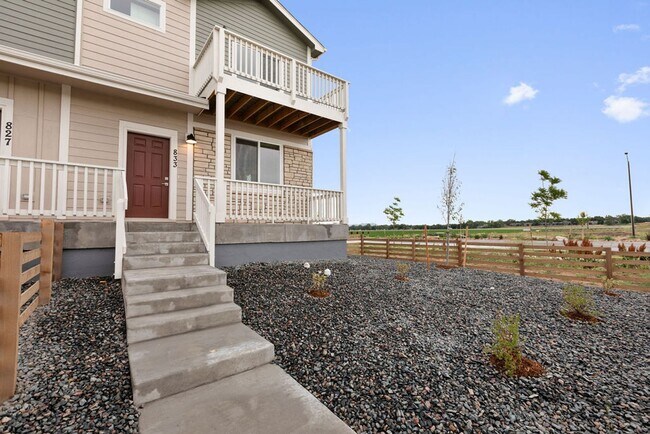 Building Photo - 3 Bedroom 2 1/2 New townhome