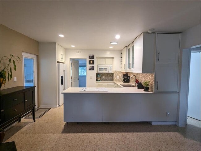 Foto del edificio - 609 NE 14th Pl