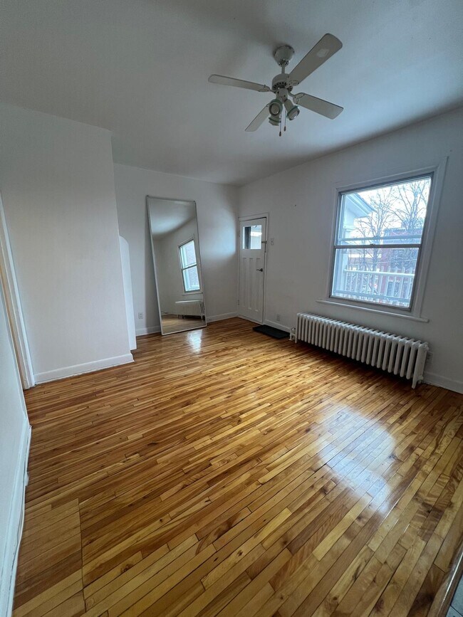 Building Photo - 362 Friel St