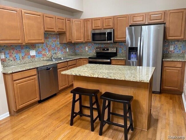 Foto del edificio - 6967 Edgewater Dr