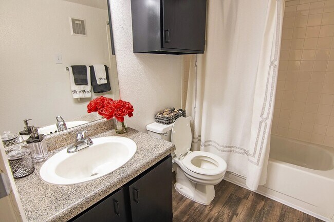 Building Photo - 15100 Golden Eagle Dr