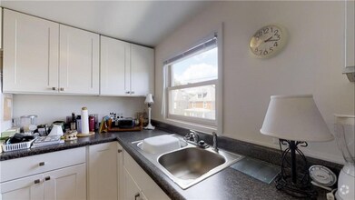 Building Photo - 5 Goodelle Terrace