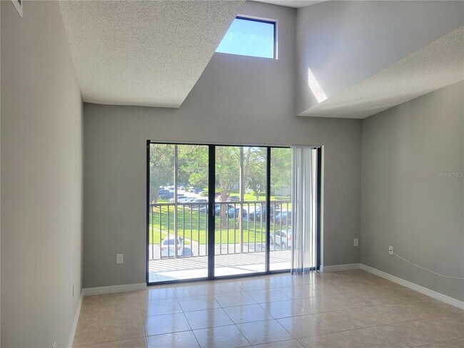 Foto del edificio - 1308 Pine Ridge Cir E