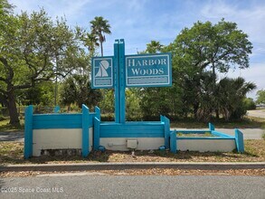 Building Photo - 505 Landings Way