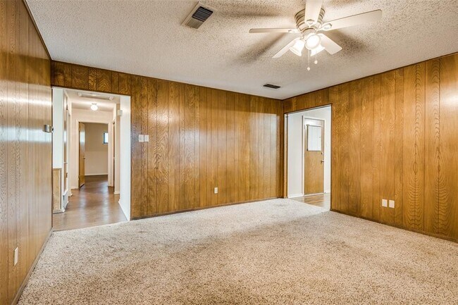 Foto del edificio - 533 E Sandy Lake Rd