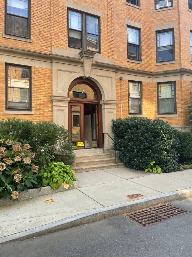 Front door - 7 Newport Rd