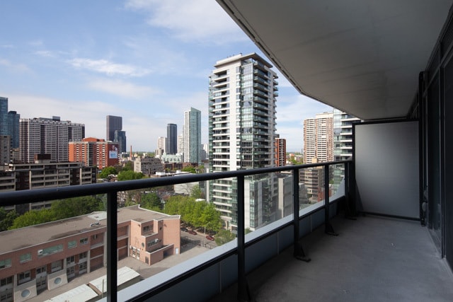 Building Photo - 85-1685 Wood St