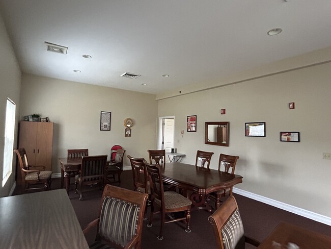 Foto del edificio - Stratford Place Apartments - Senior Living