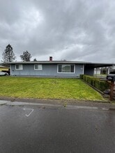 Building Photo - 401 NW Tumlin Ave