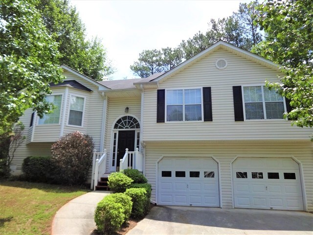 Foto principal - 1020 Whispering Woods Drive