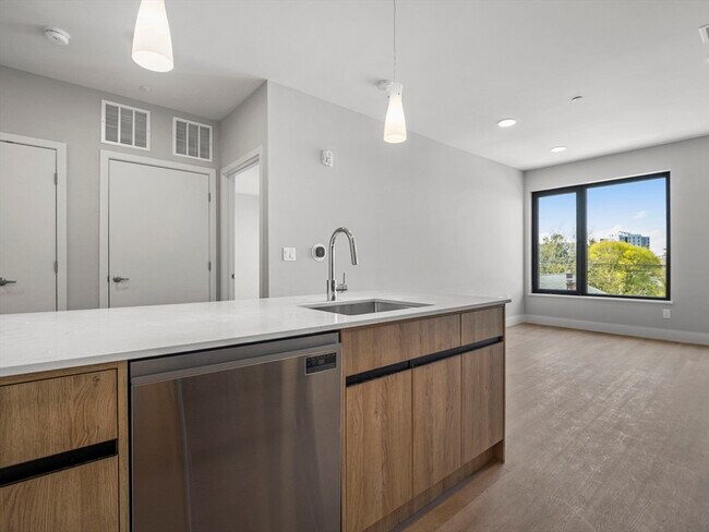 Foto del edificio - 249 Corey Rd